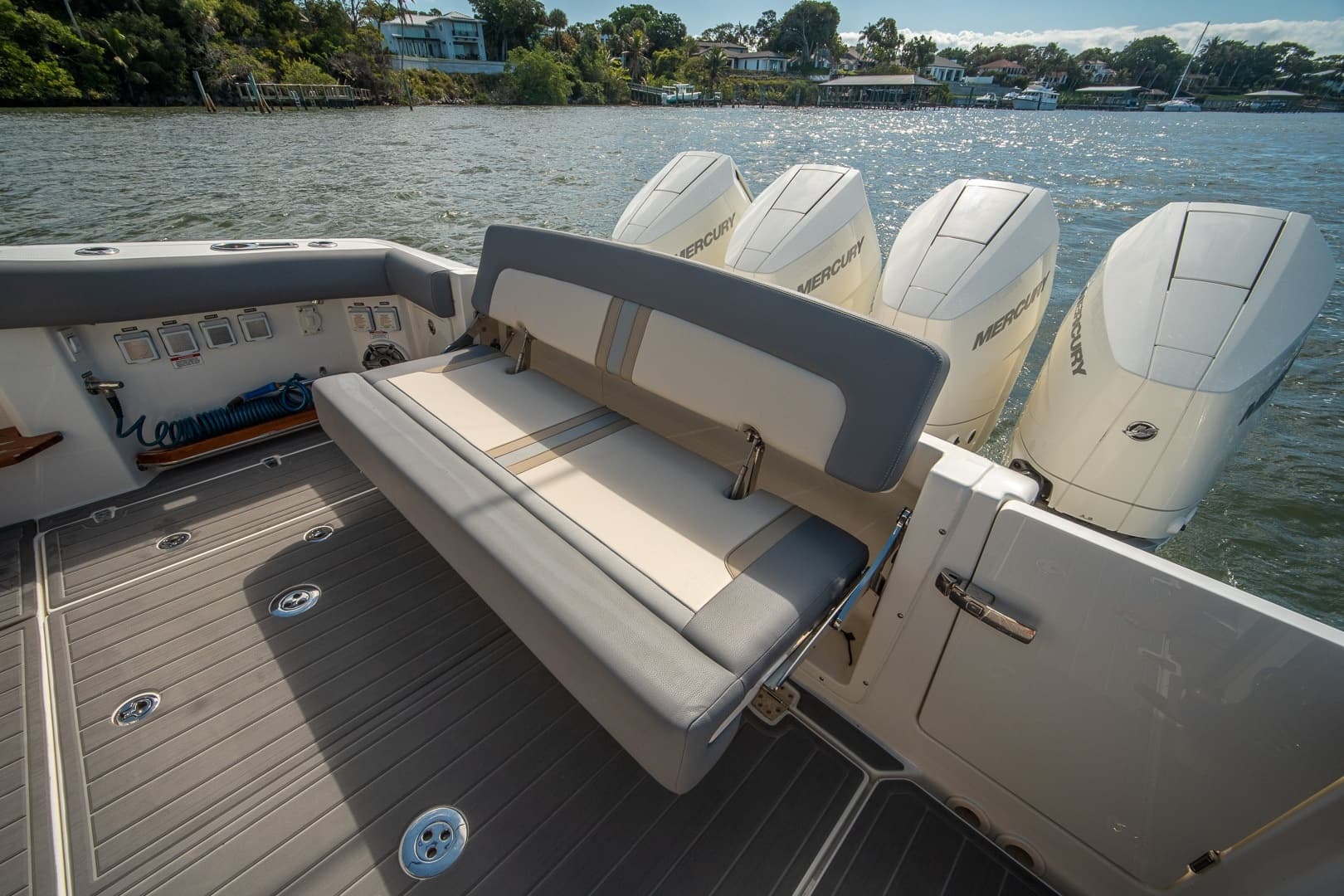 2024 Boston Whaler 380 Realm photo 43