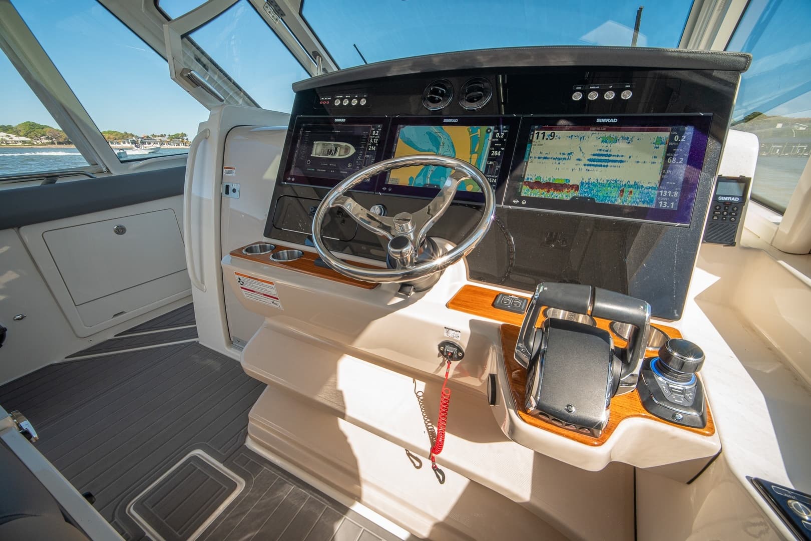 2024 Boston Whaler 380 Realm photo 38