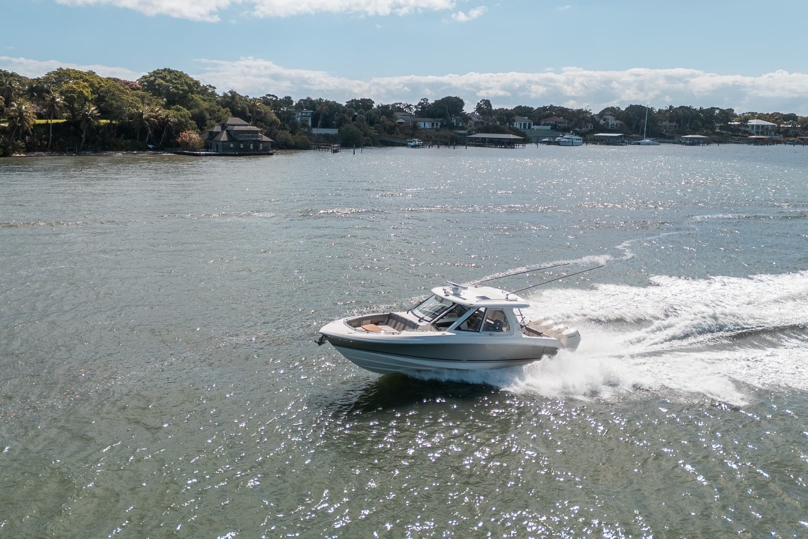 2024 Boston Whaler 380 Realm photo 10