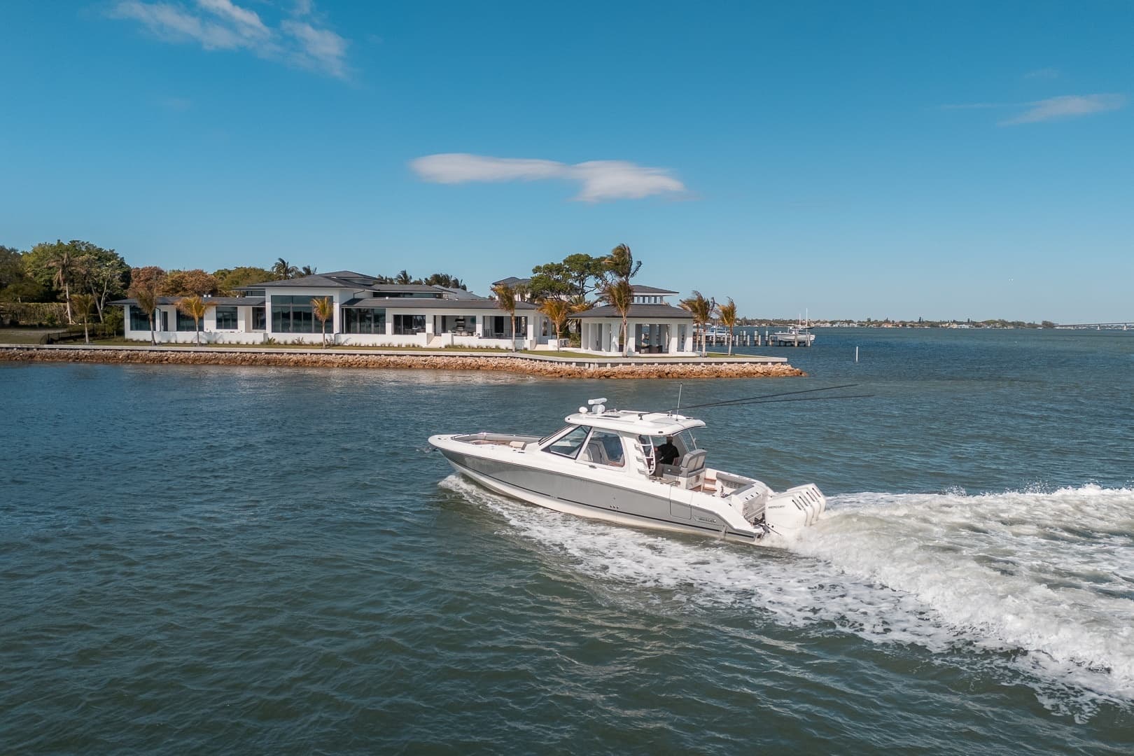 2024 Boston Whaler 380 Realm photo 15