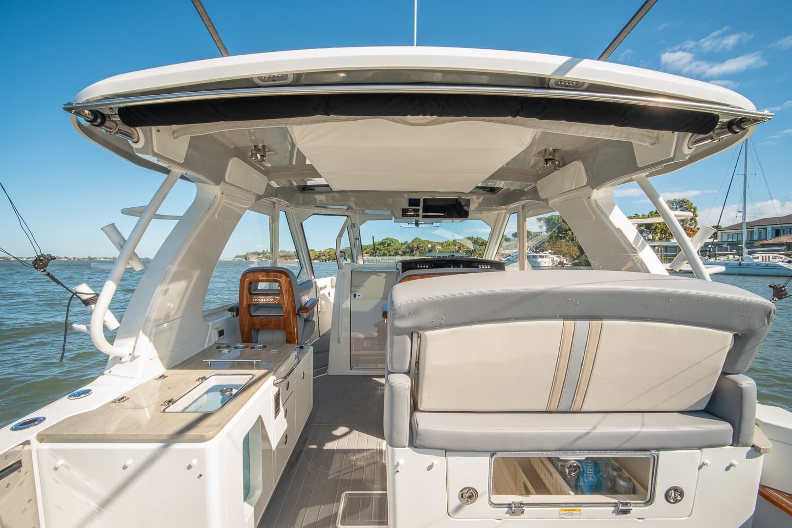 2024 Boston Whaler 380 Realm photo 26