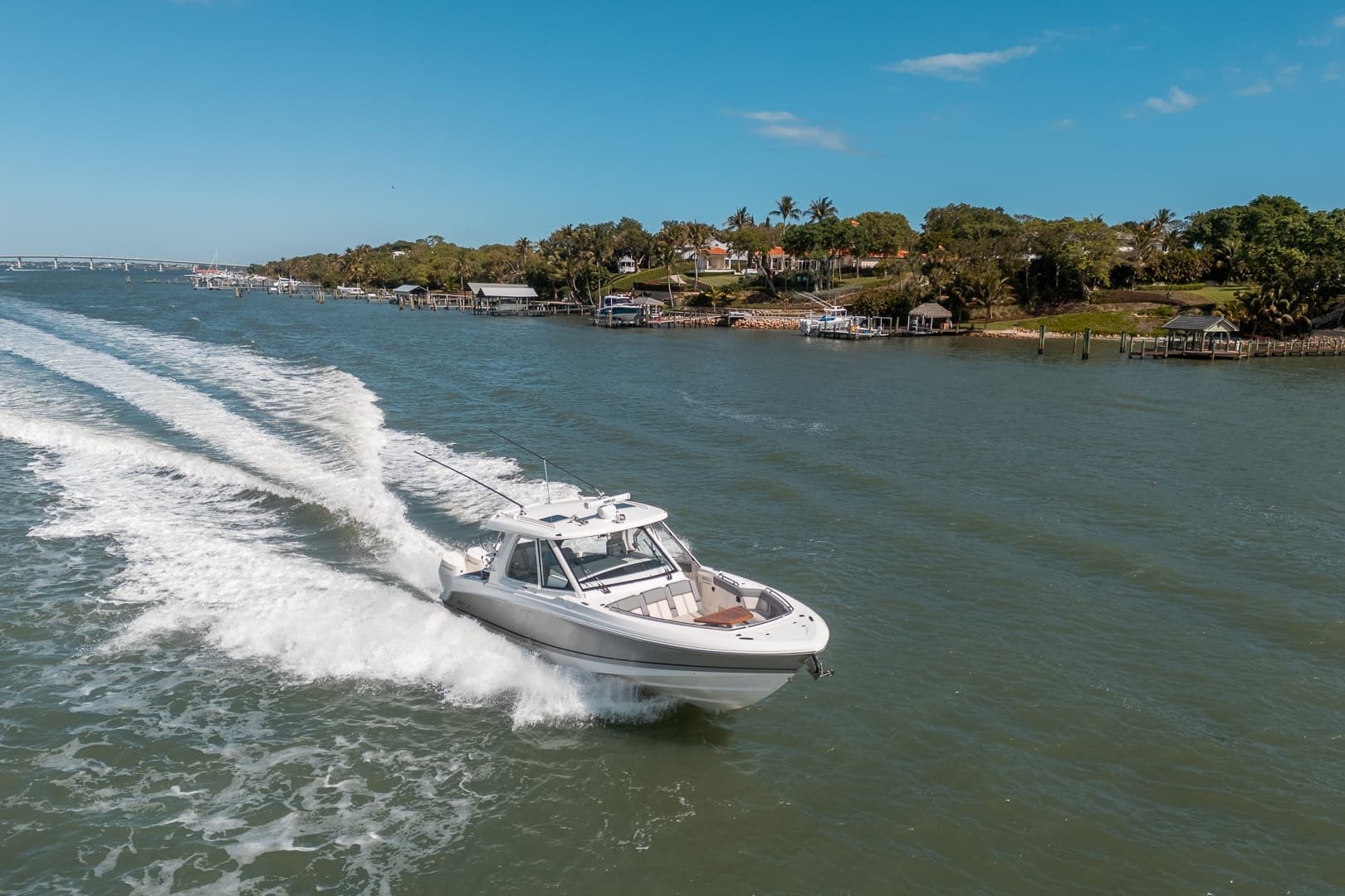 2024 Boston Whaler 380 Realm photo 9
