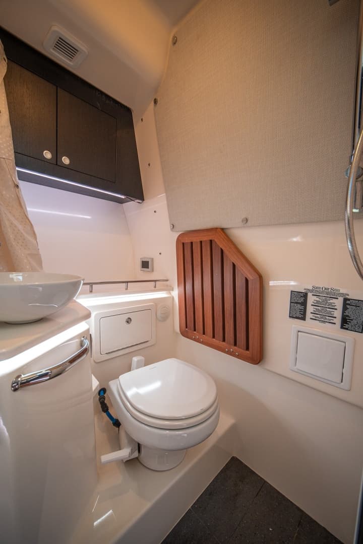 2024 Boston Whaler 380 Realm photo 52