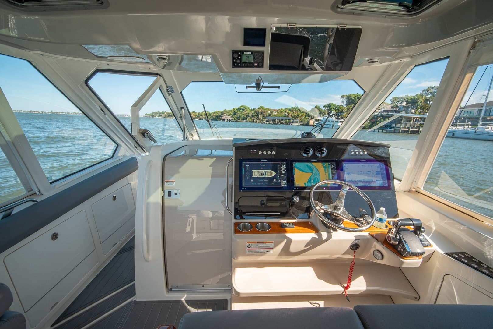 2024 Boston Whaler 380 Realm photo 24