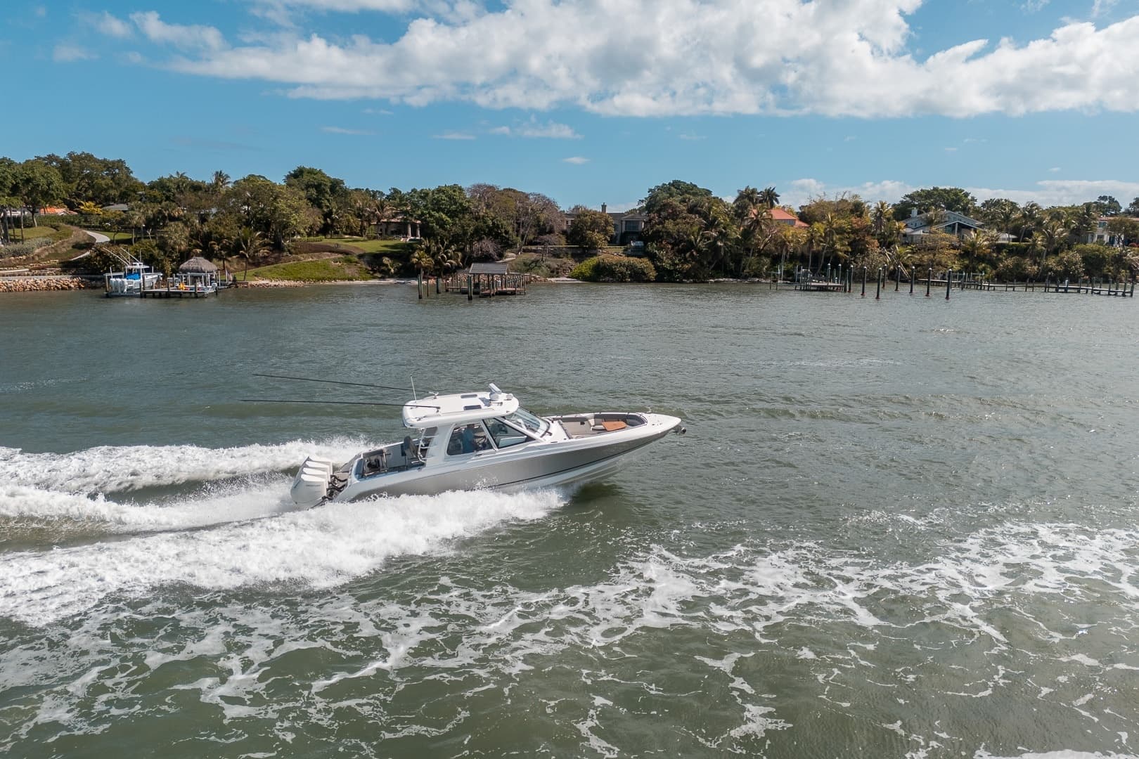 2024 Boston Whaler 380 Realm photo 7