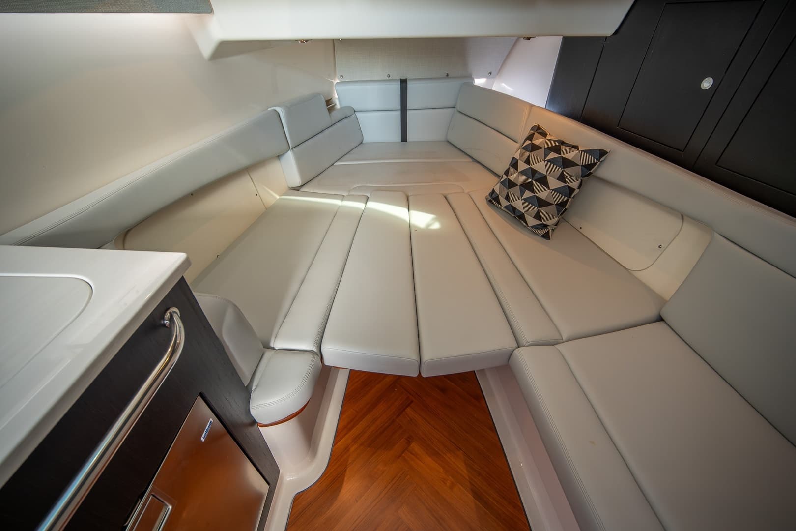 2024 Boston Whaler 380 Realm photo 50