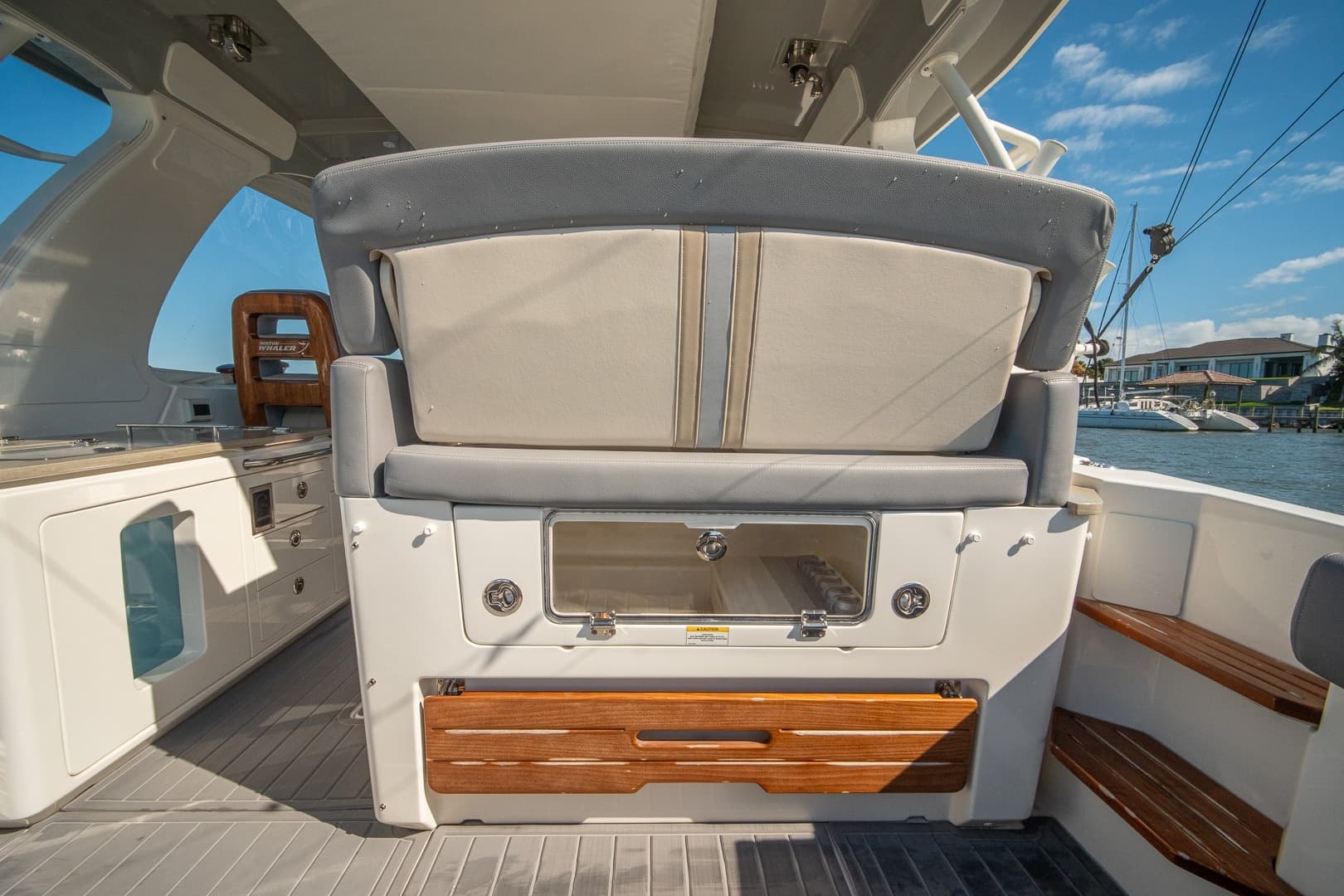 2024 Boston Whaler 380 Realm photo 33