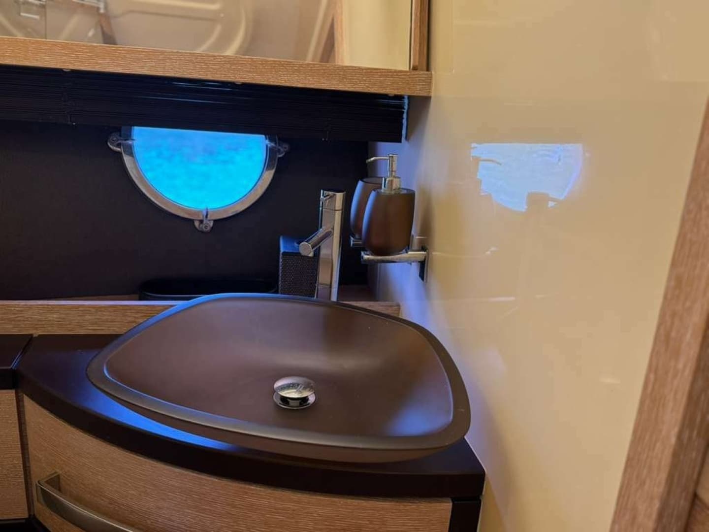 2014 Azimut 64 photo 22