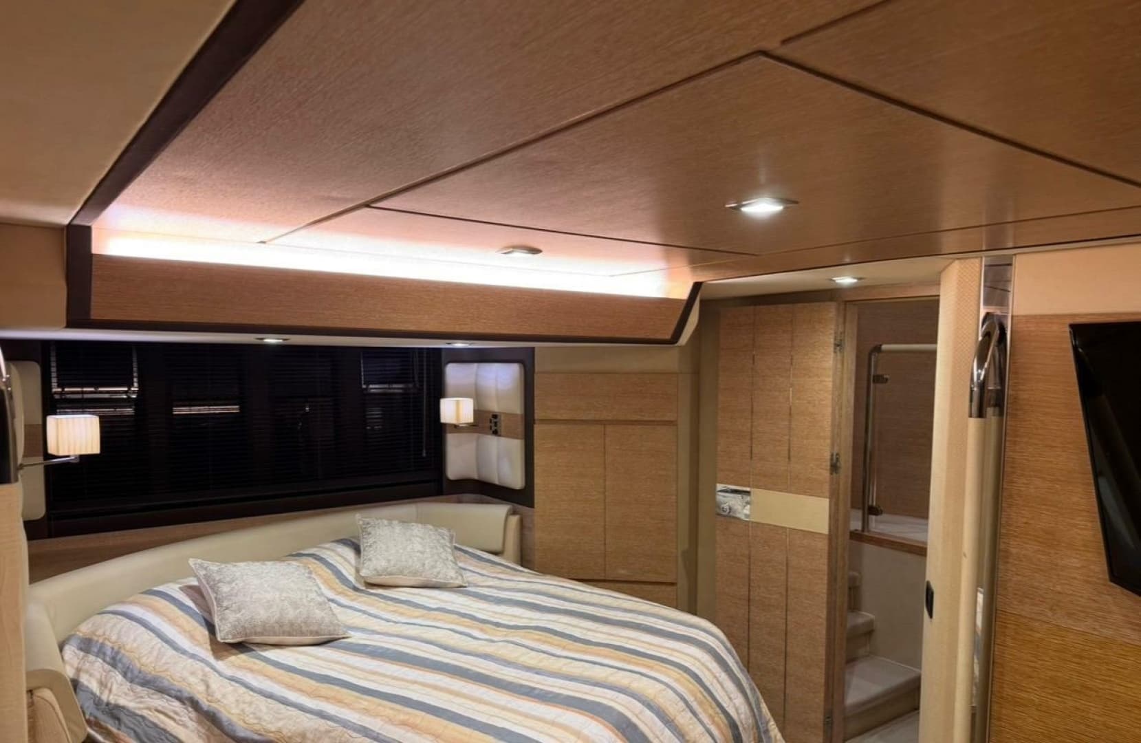 2014 Azimut 64 photo 23