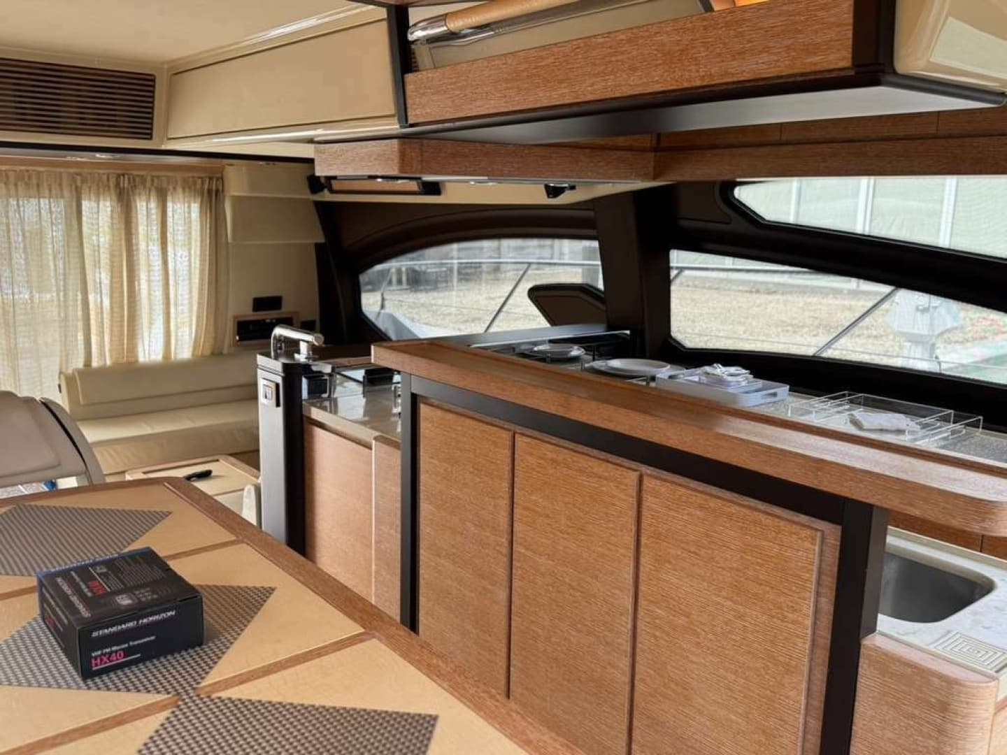 2014 Azimut 64 photo 17