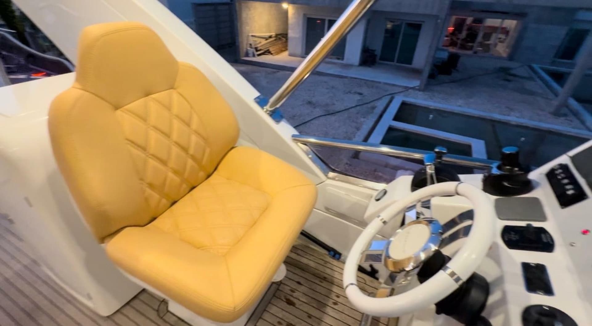 2014 Azimut 64 photo 9