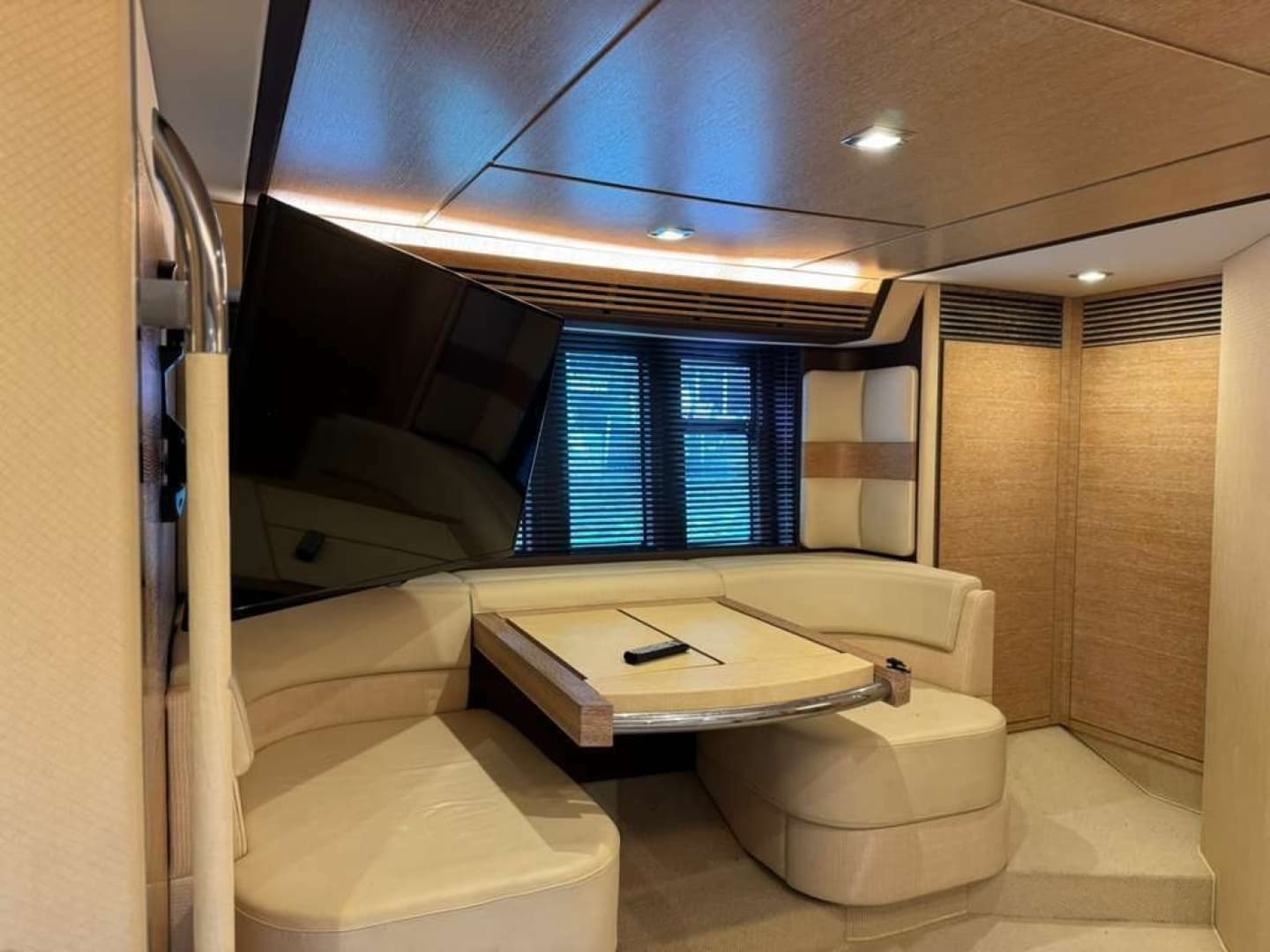 2014 Azimut 64 photo 28