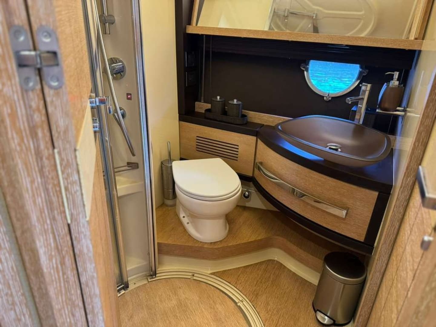 2014 Azimut 64 photo 30