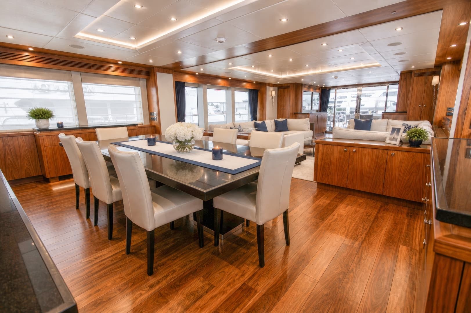 2014 Sunseeker 131 photo 9