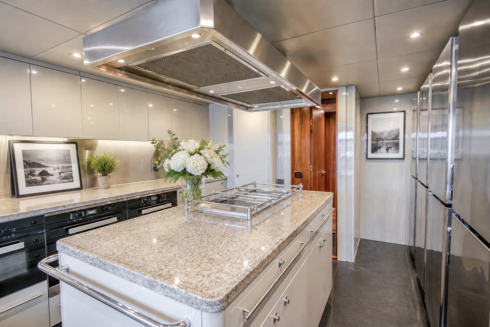 2014 Sunseeker 131 photo 46