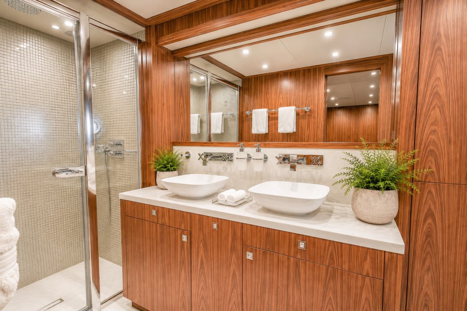 2014 Sunseeker 131 photo 35