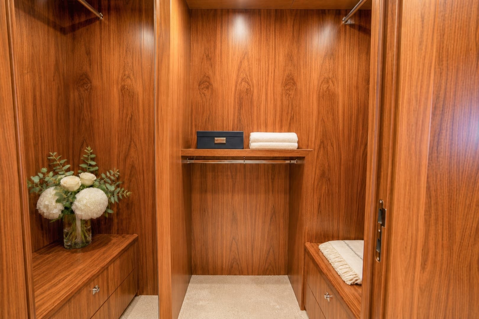 2014 Sunseeker 131 photo 37