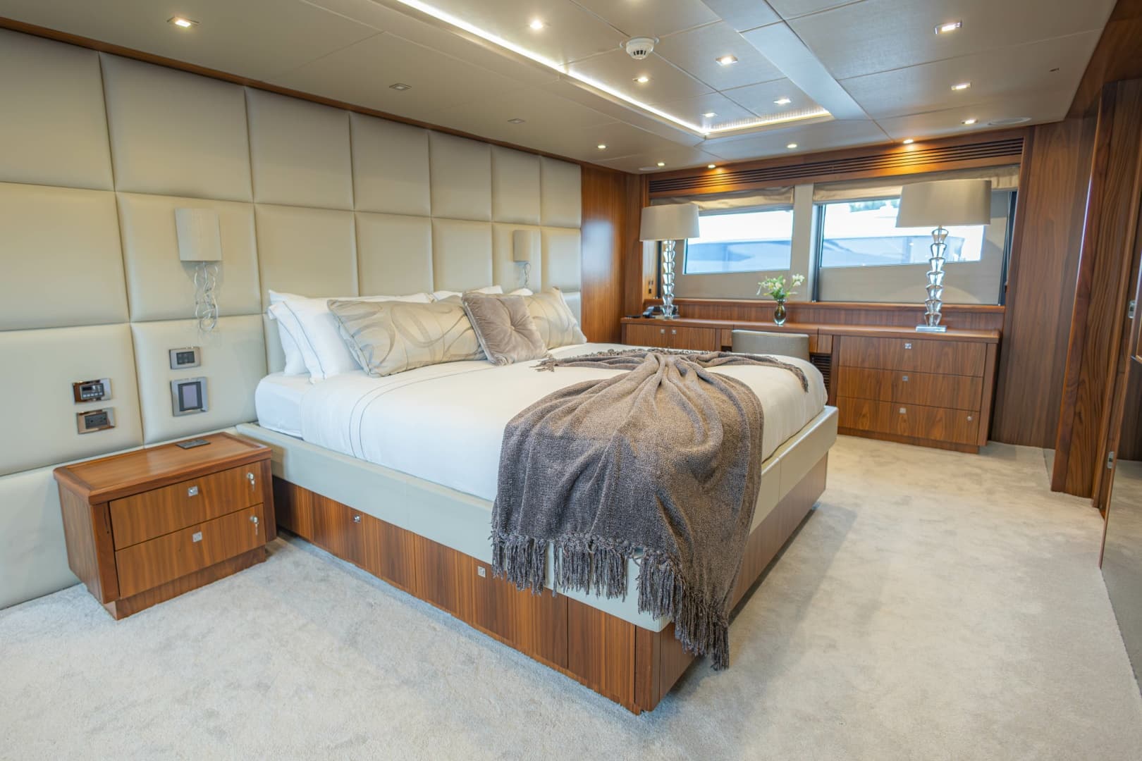 2014 Sunseeker 131 photo 50