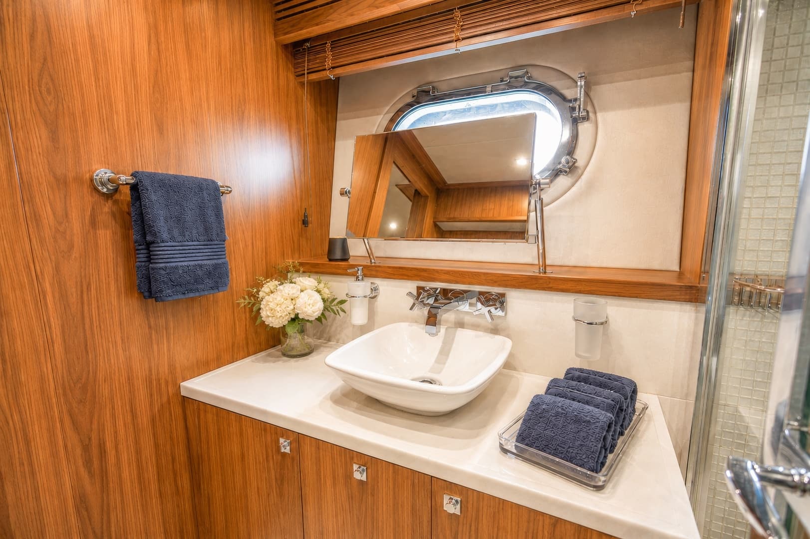 2014 Sunseeker 131 photo 33