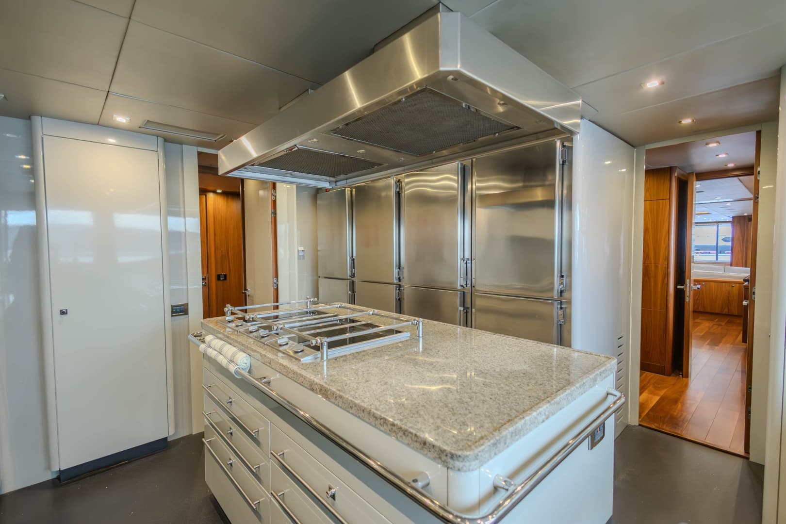 2014 Sunseeker 131 photo 53