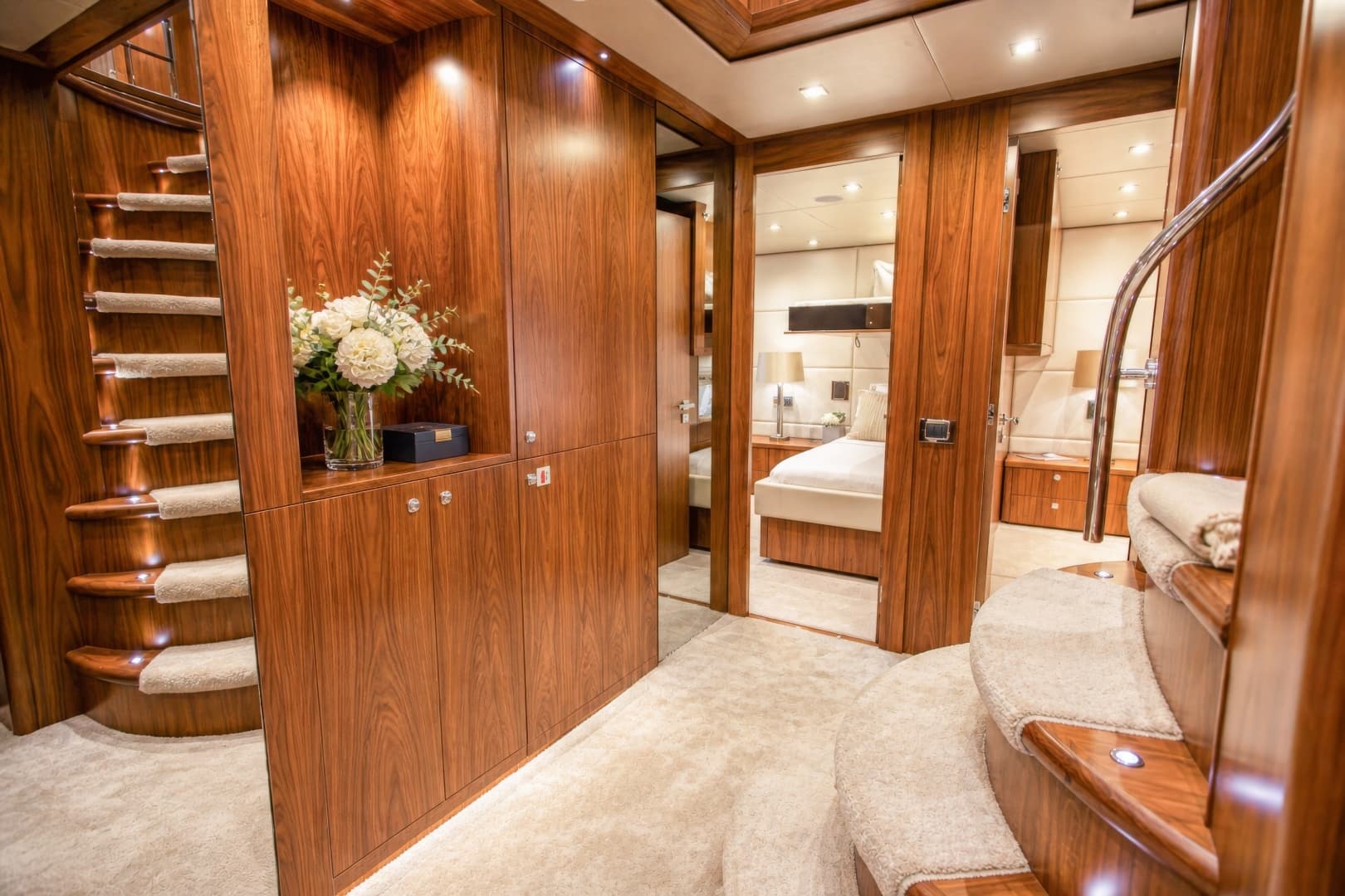2014 Sunseeker 131 photo 44