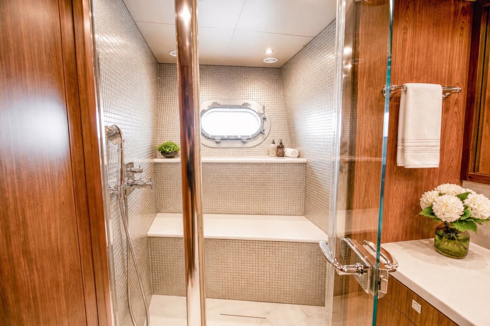 2014 Sunseeker 131 photo 40