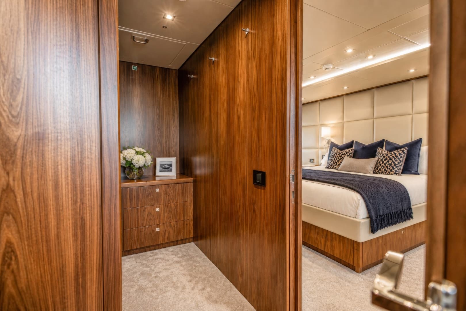 2014 Sunseeker 131 photo 17