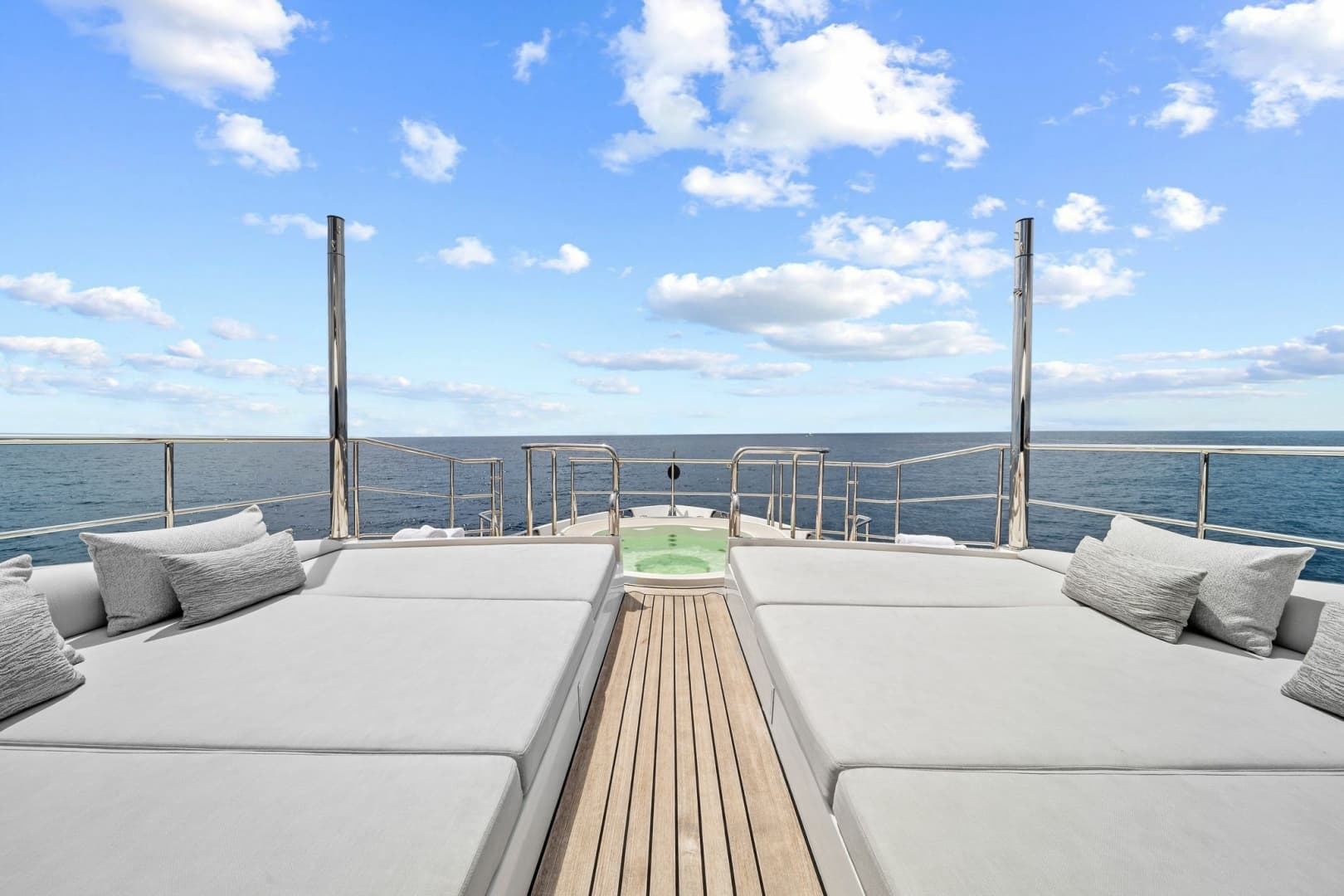 2012 Benetti Classic Supreme 132 photo 11