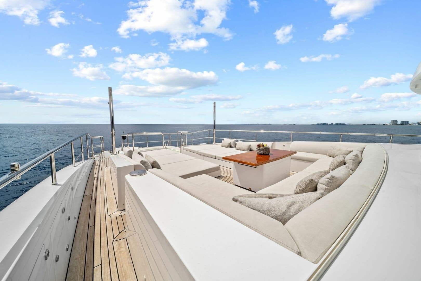 2012 Benetti Classic Supreme 132 photo 16
