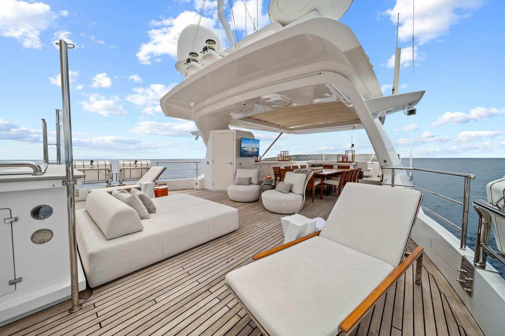 2012 Benetti Classic Supreme 132 photo 17