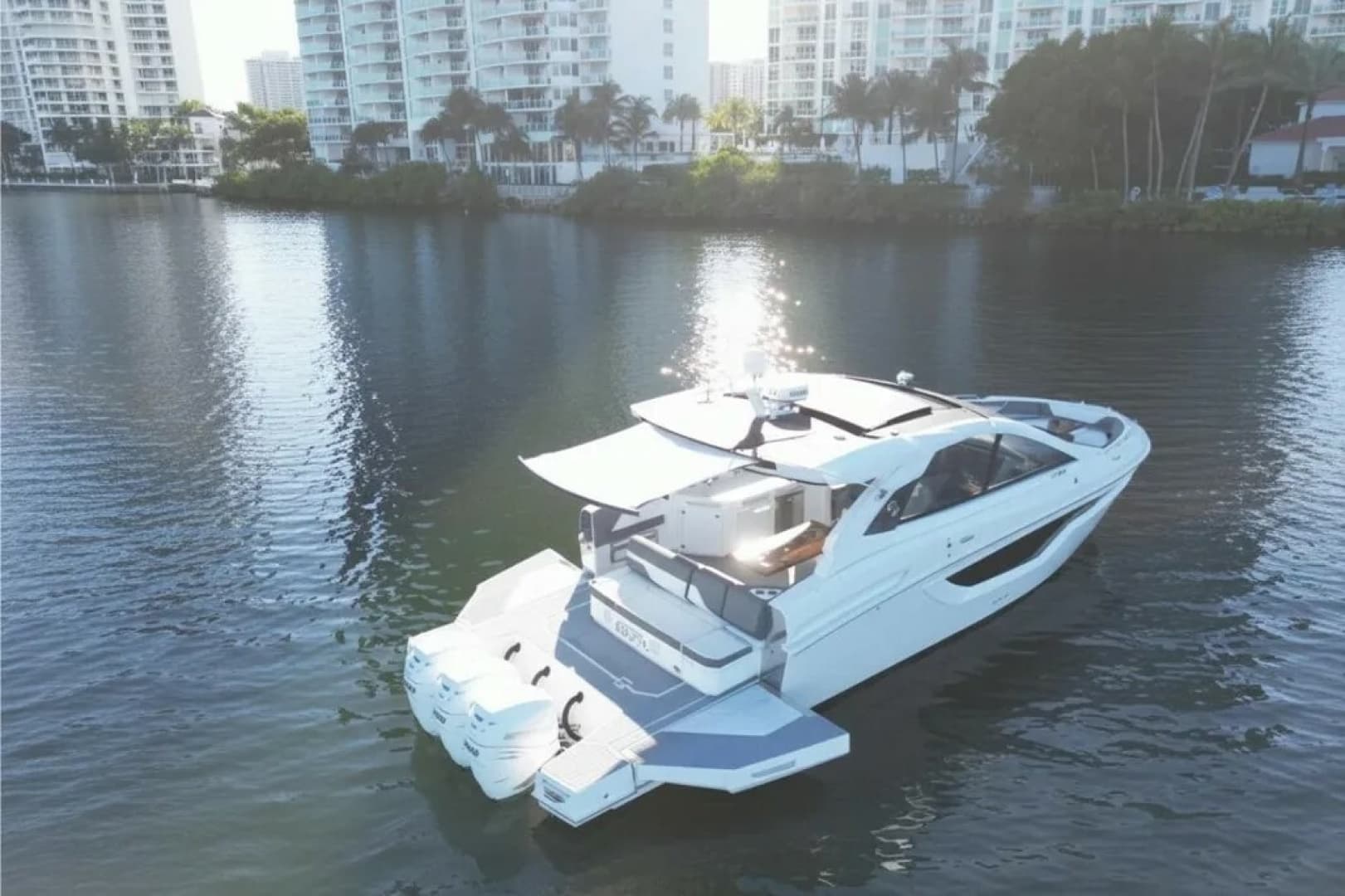 2021 Cruisers Yachts 42 GLS OB photo 9