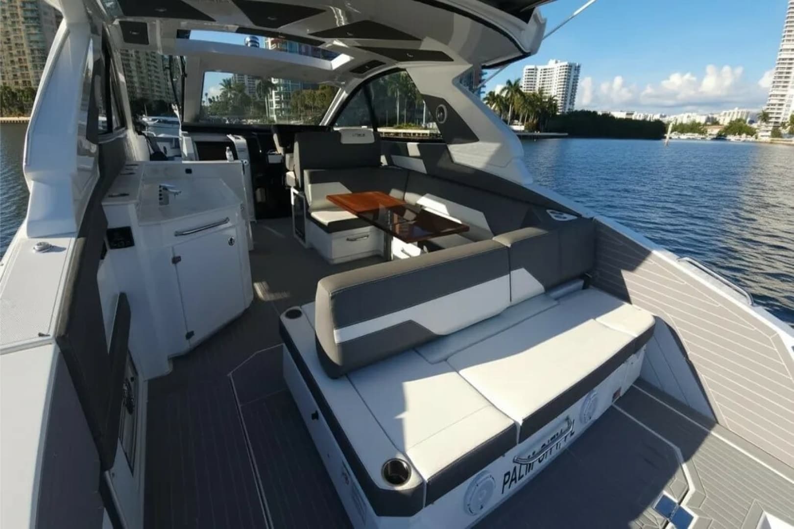 2021 Cruisers Yachts 42 GLS OB photo 12