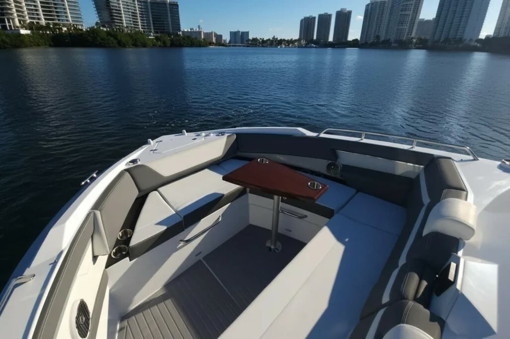 2021 Cruisers Yachts 42 GLS OB photo 23