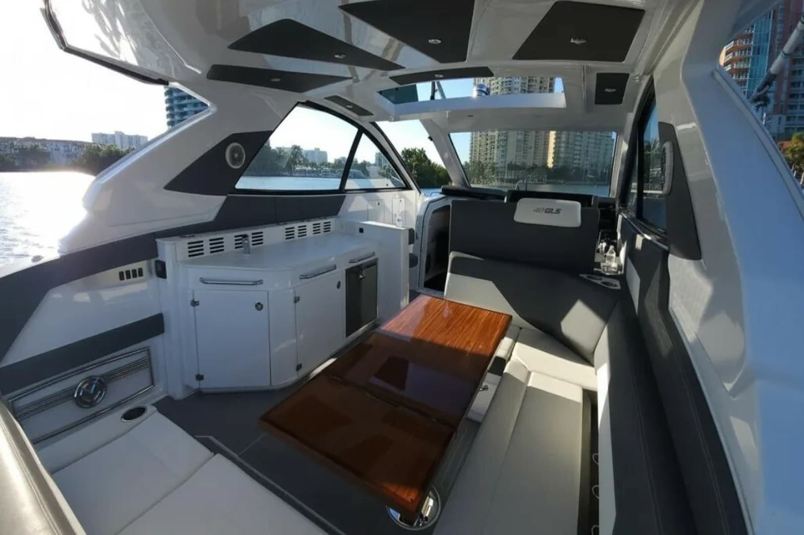 2021 Cruisers Yachts 42 GLS OB photo 13