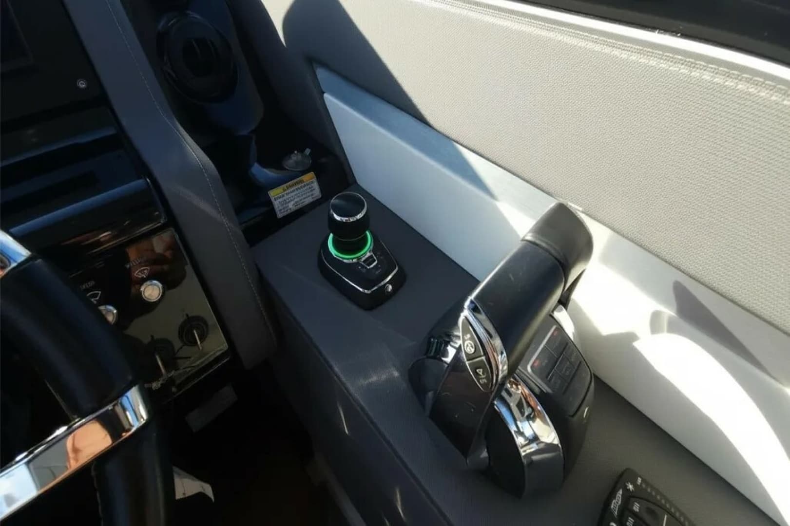 2021 Cruisers Yachts 42 GLS OB photo 21