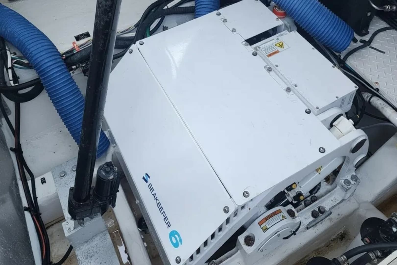 2021 Cruisers Yachts 42 GLS OB photo 28