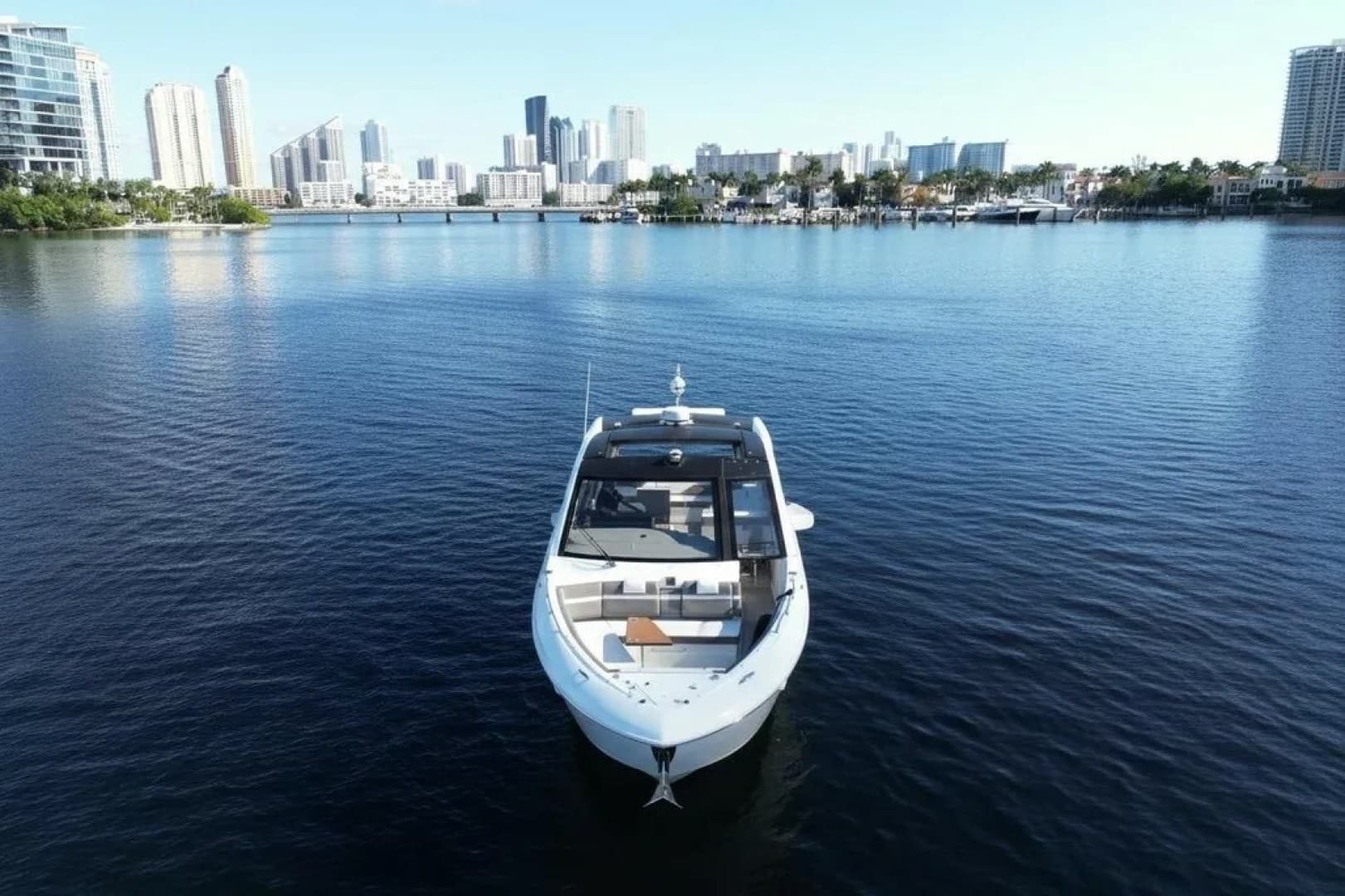2021 Cruisers Yachts 42 GLS OB photo 4