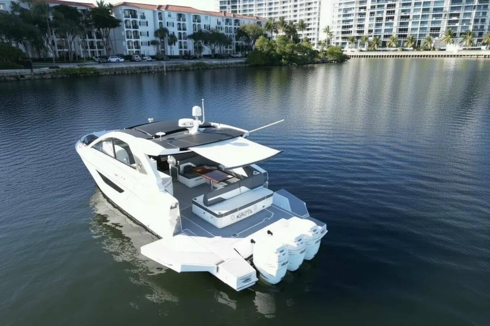 2021 Cruisers Yachts 42 GLS OB photo 7