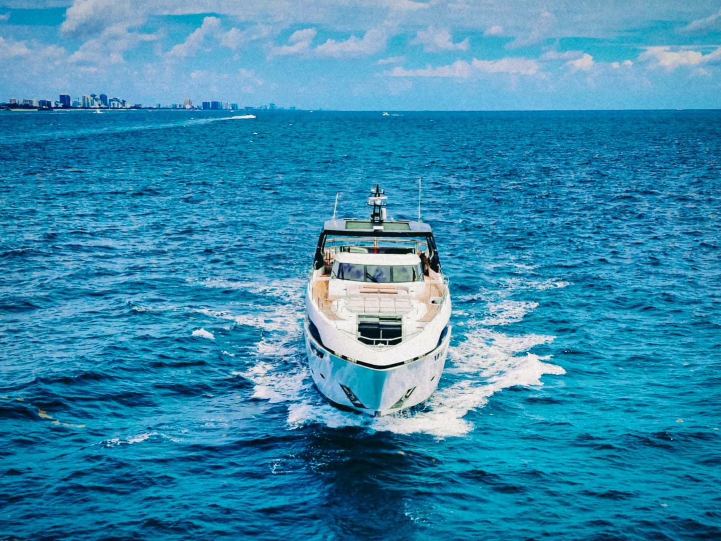 2024 Sunseeker Sunseeker 100 Yacht photo 4