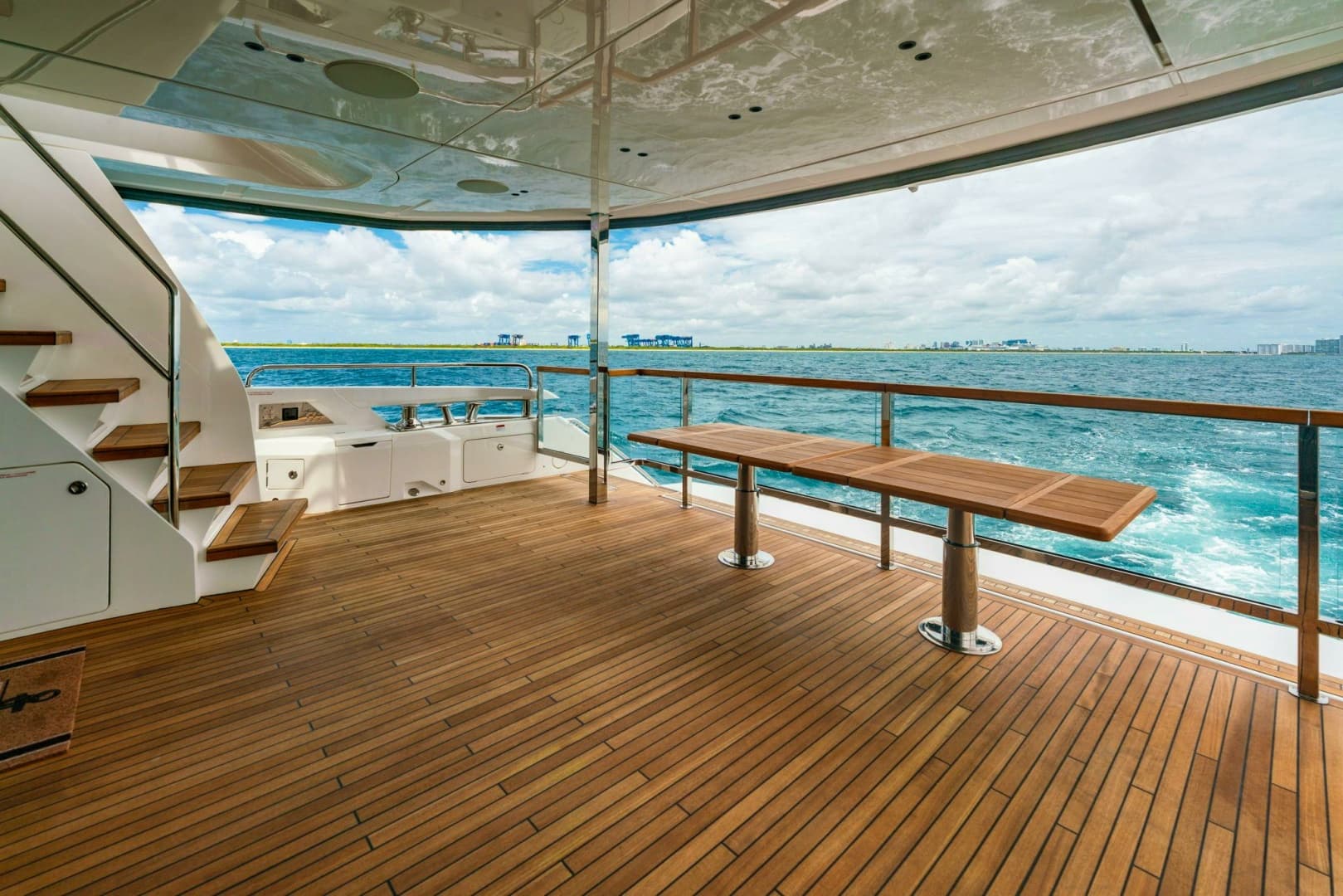2024 Sunseeker Sunseeker 100 Yacht photo 10