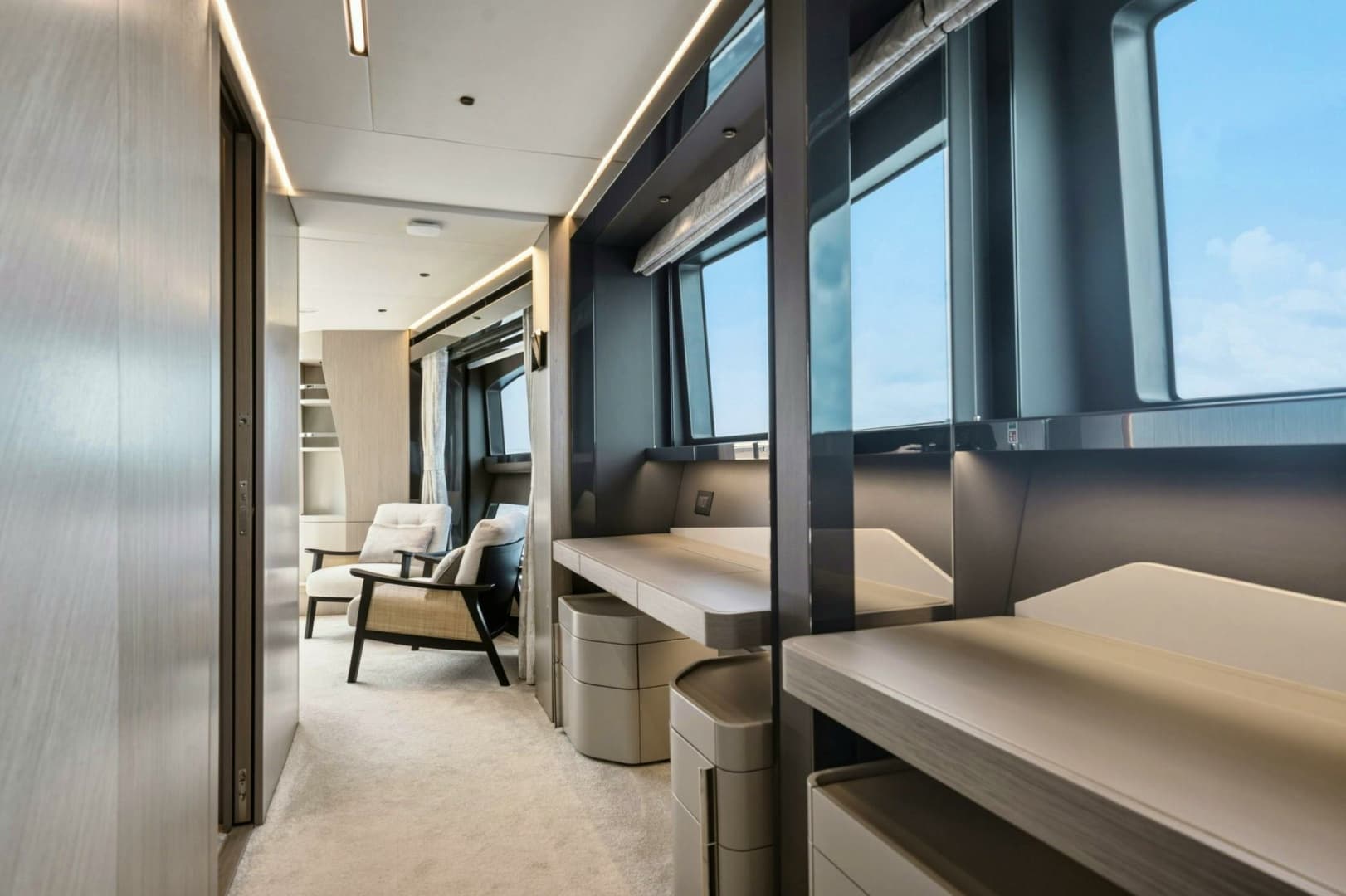 2024 Sunseeker Sunseeker 100 Yacht photo 17