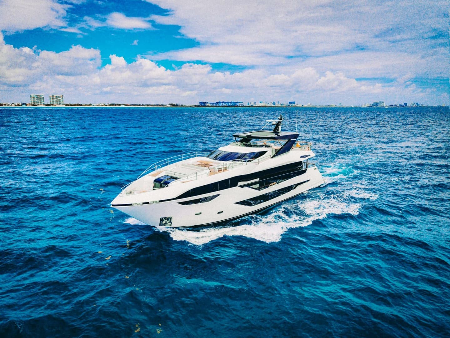 2024 Sunseeker Sunseeker 100 Yacht photo 5