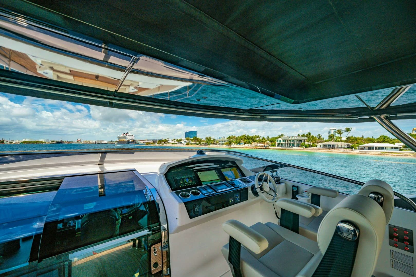 2024 Sunseeker Sunseeker 100 Yacht photo 44