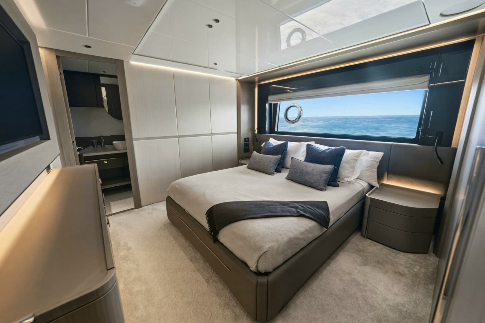 2024 Sunseeker Sunseeker 100 Yacht photo 22