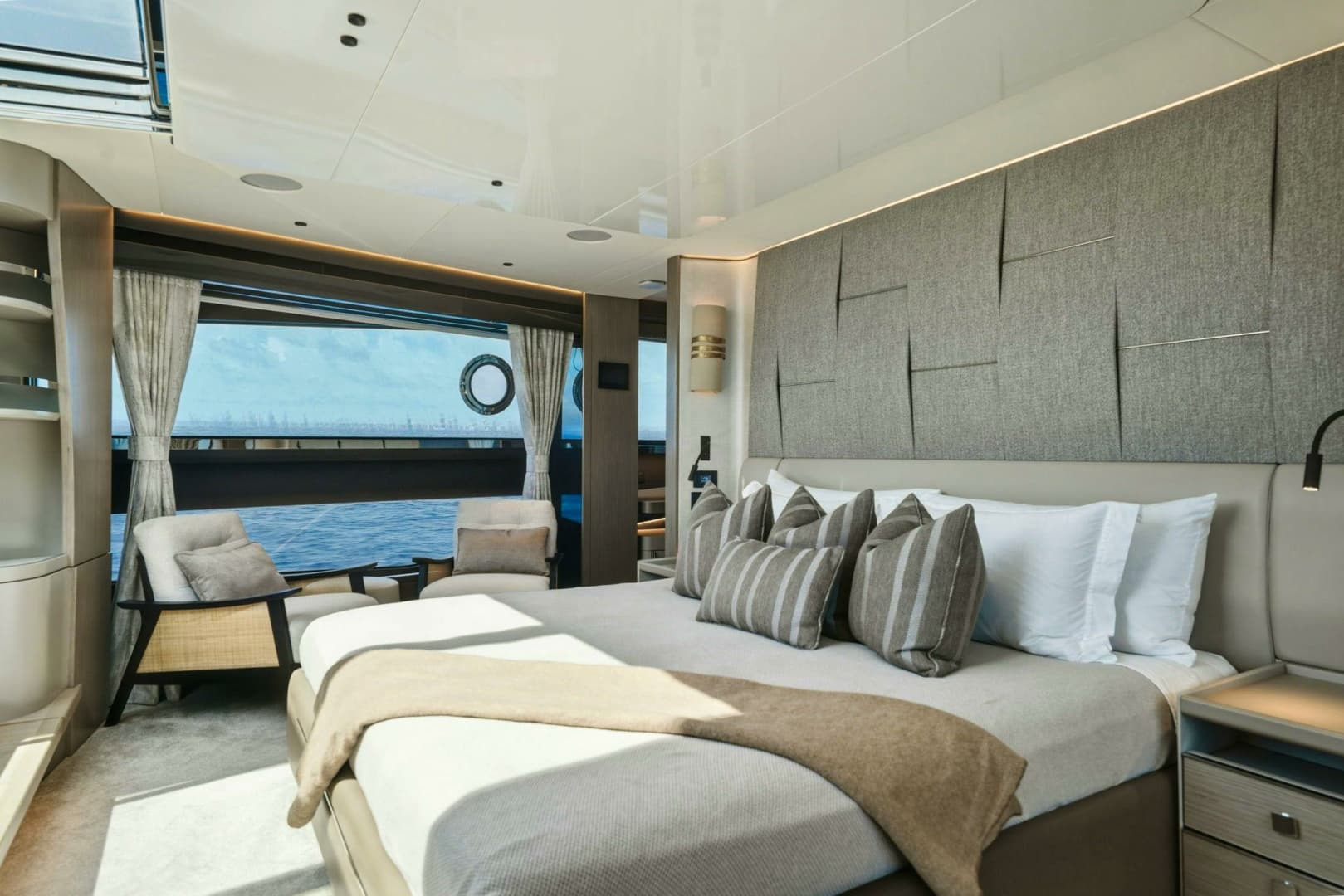 2024 Sunseeker Sunseeker 100 Yacht photo 19