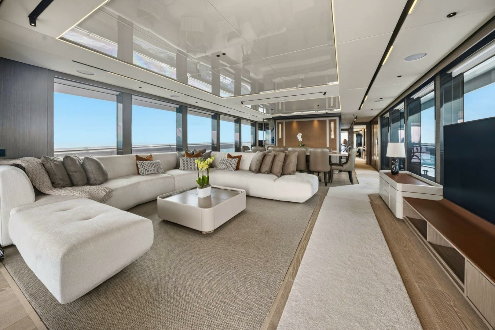 2024 Sunseeker Sunseeker 100 Yacht photo 10