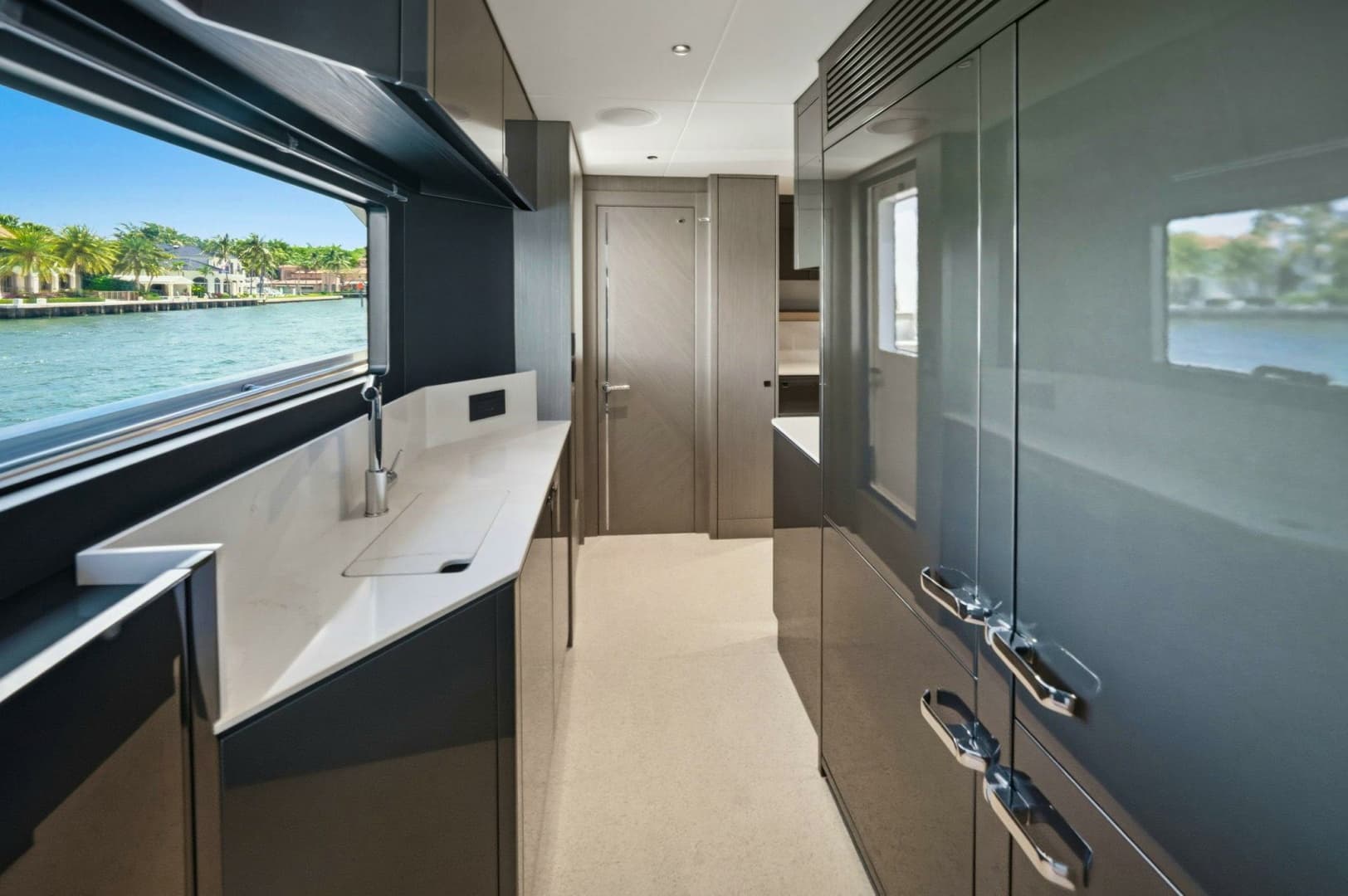 2024 Sunseeker Sunseeker 100 Yacht photo 14