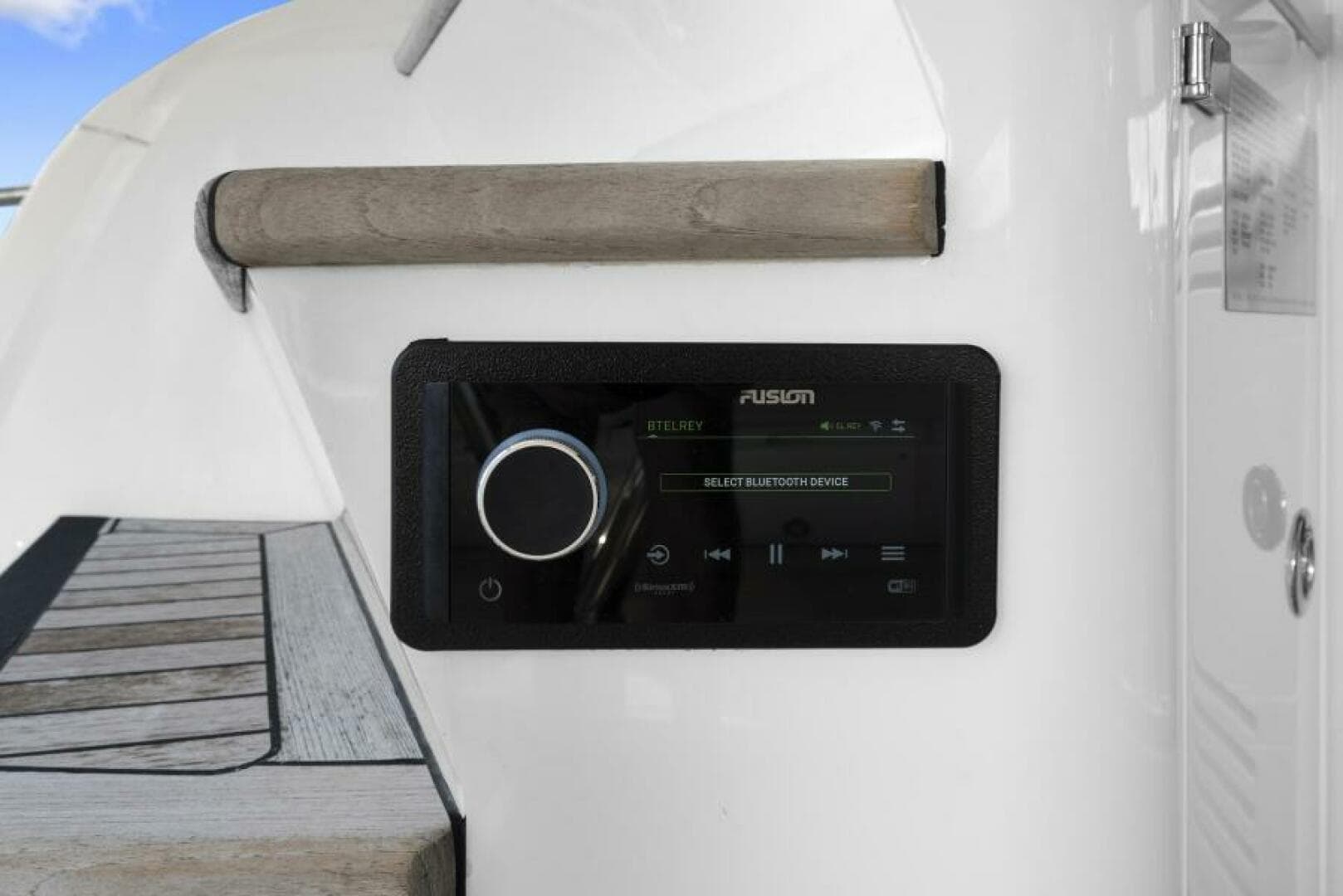 2015 Sunseeker Sport Yacht photo 20