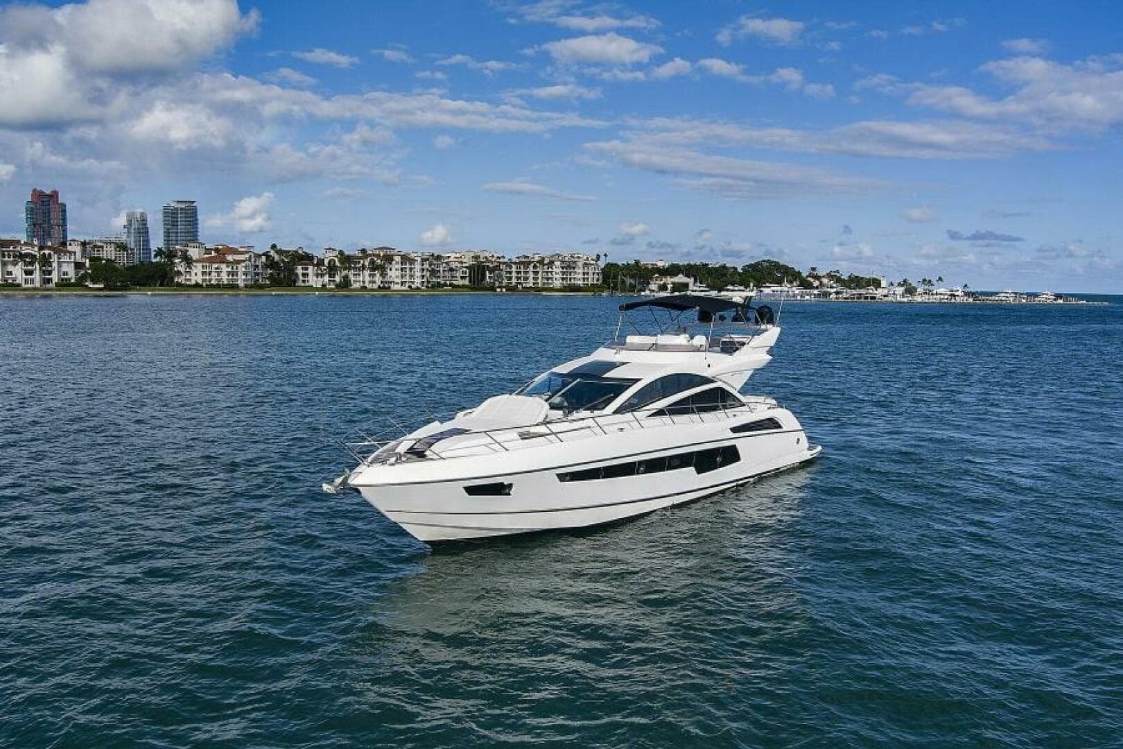 2015 Sunseeker Sport Yacht photo 5