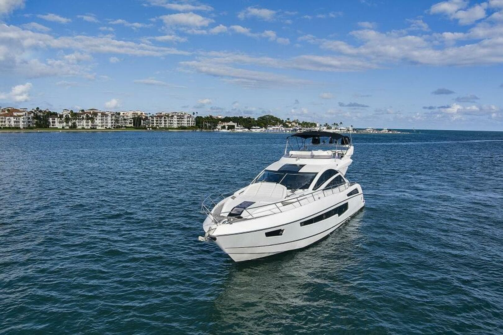 2015 Sunseeker Sport Yacht photo 4
